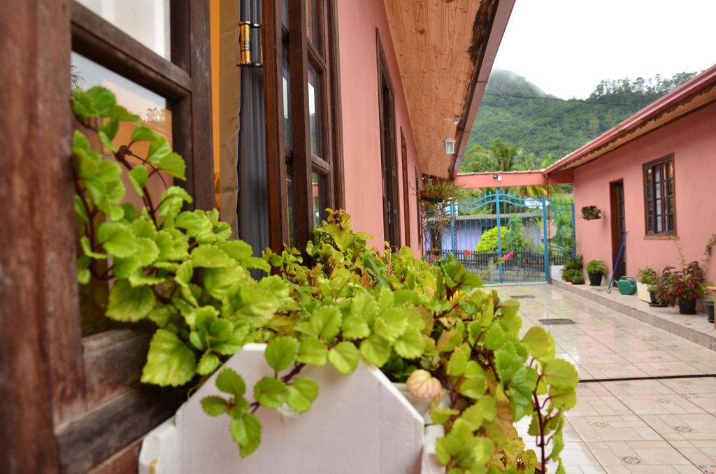 Pousada Vila Paolino Hotel Sao Pedro da Serra  Exterior foto